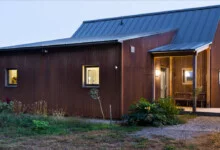 GO Home by GO Logic 1,000 ft² plan B model prefab passive house ADU showing entry porch and exiterior front view.